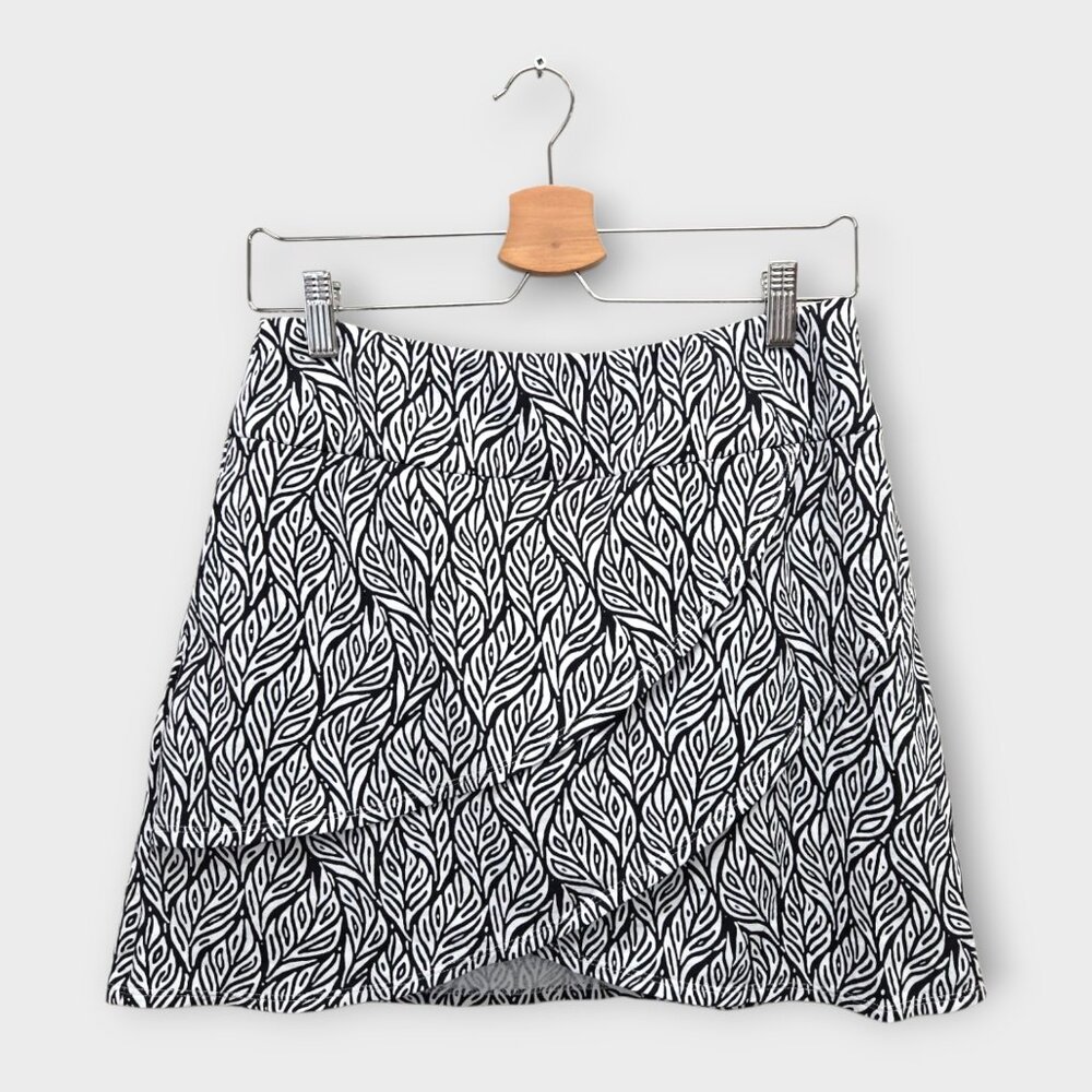 NWOT IBKUL Golf Women's Skort Print (Black/White) - Small